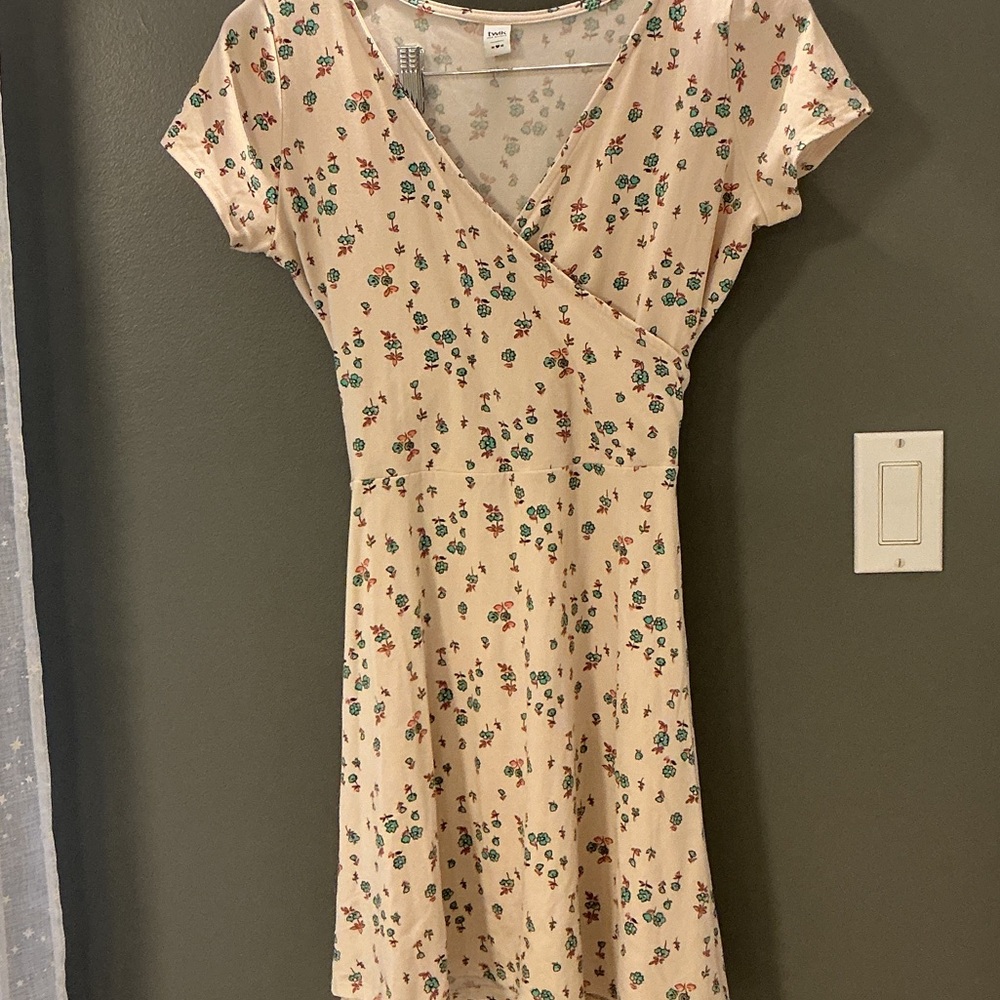 Simons Cream Floral Mini Dress, Cross-your-heart, M